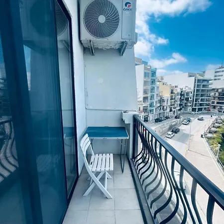 Two Bedroom Seaview - St Pauls Bay Apartment