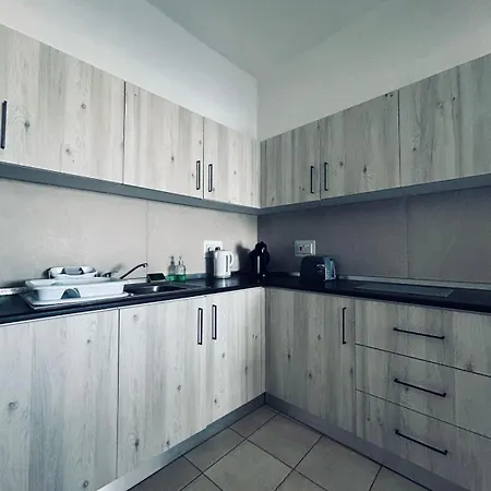 アパート Two Bedroom Seaview - St Pauls Bay セント・ポールズ・ベイ