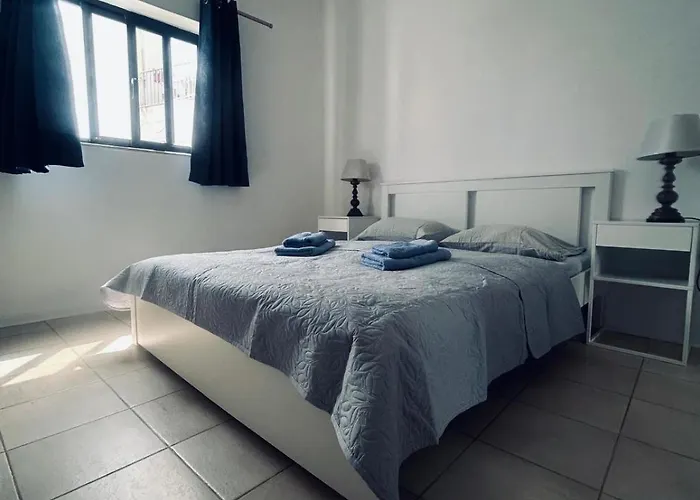 Two Bedroom Seaview - St Pauls Bay Apartment