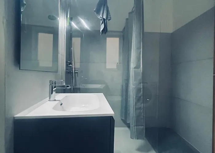 Two Bedroom Seaview - St Pauls Bay Apartment *