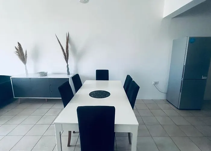 Two Bedroom Seaview - St Pauls Bay